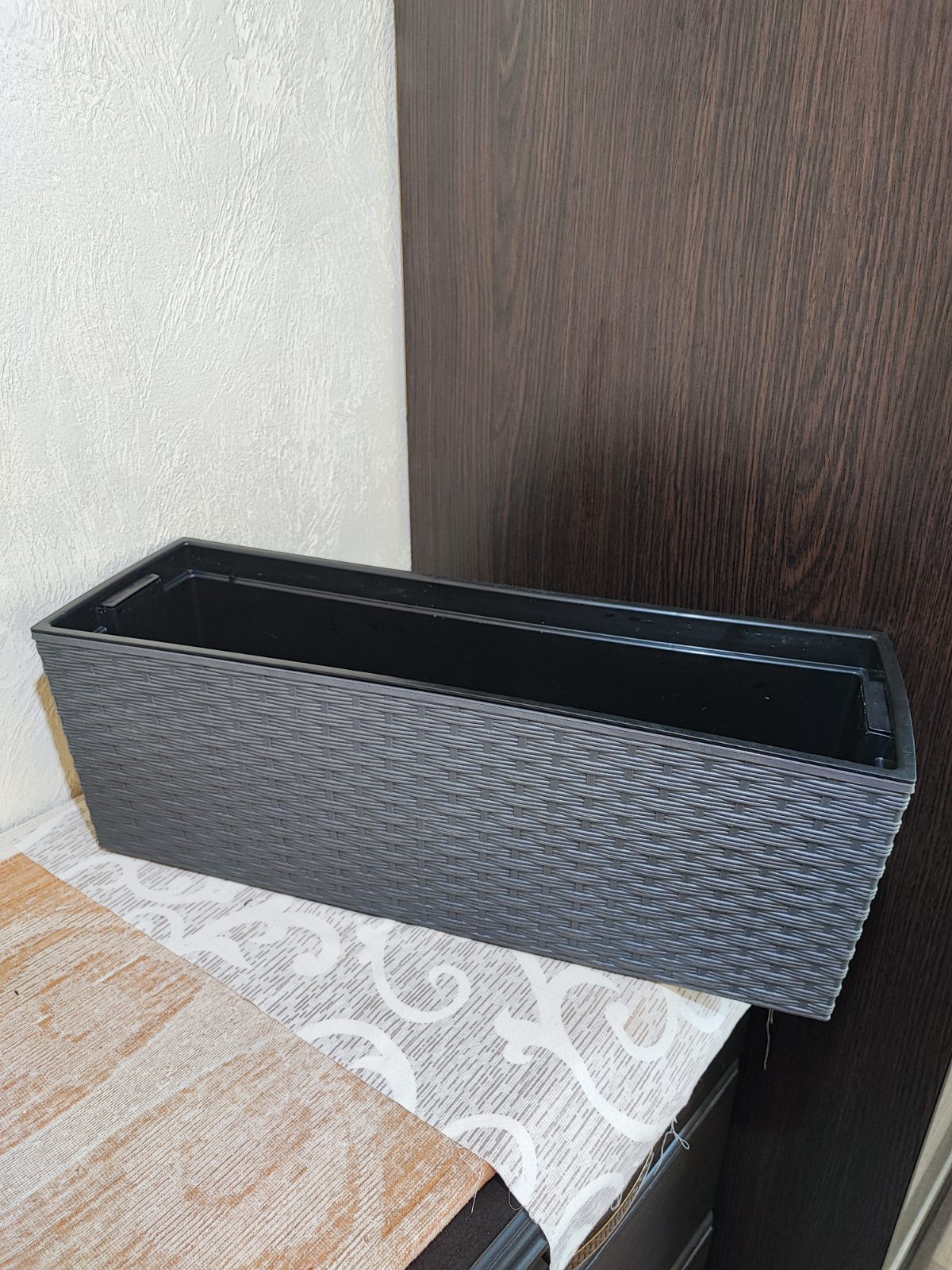 🪴 Балконний ящик для квітів Lamela Begonia Rattan (56 см, графіт, ротанг)